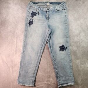 Woman With Embroidery Boyfriend Cropped‎ Jeans Size 14W Light Wash Denim
